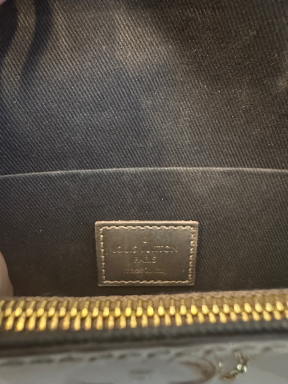 Louis Vuitton Vernis Monogram Envelope Crossbody in Shiny Taupe - Picture 5 of 5